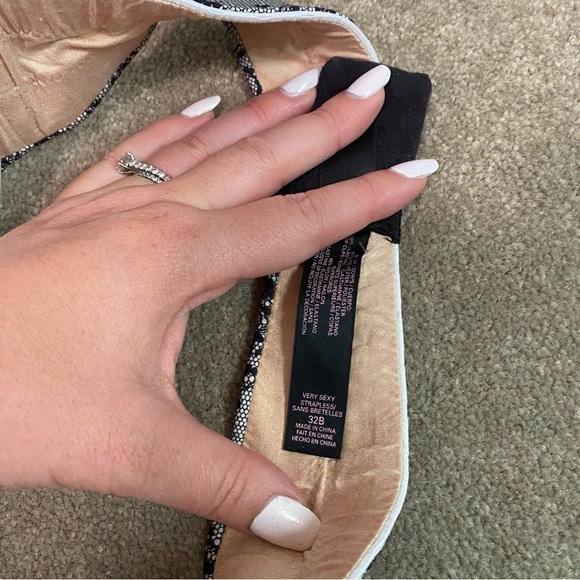 Strapless Push Up Bra - Picture 3 of 3